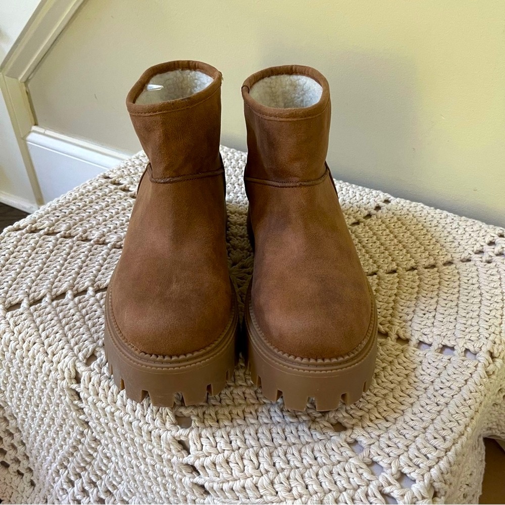 NWOB DV Dolce Vita Platform Boots Lonny Camel Faux Suede, No Box, Sz 10 - Picture 2 of 6